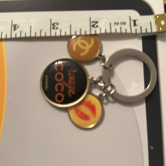 Chanel Rouge Coco Keychain - Picture 3 of 4